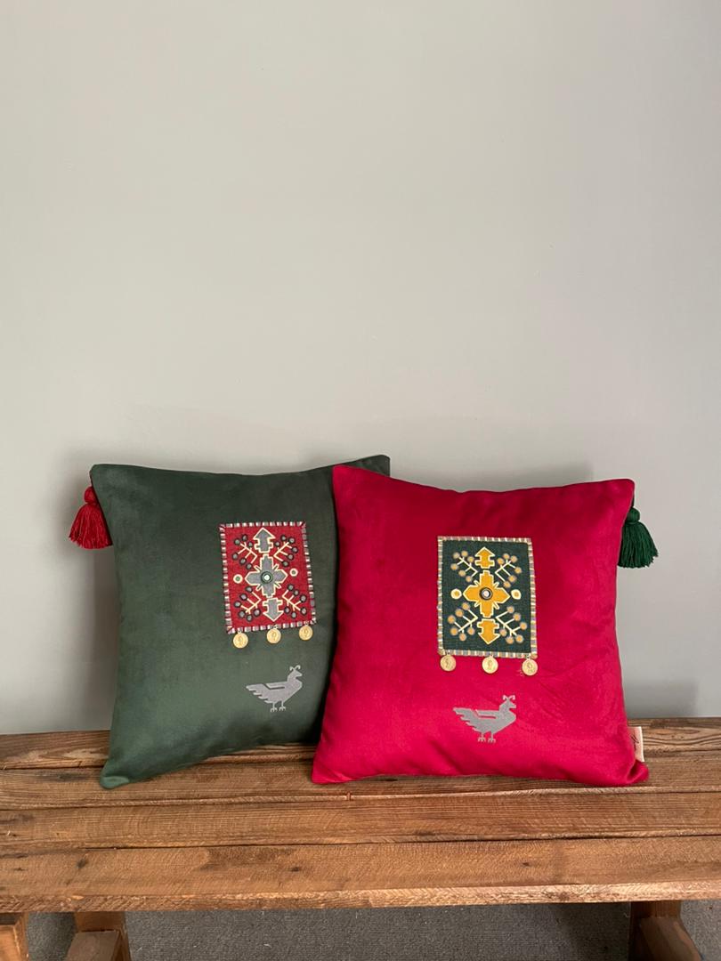 Hand-Crafted Heritage Cushion – Design 1006