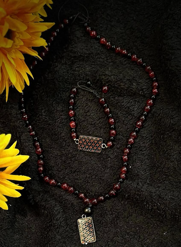 Avavista Necklace and bracelet. Khatam Kari