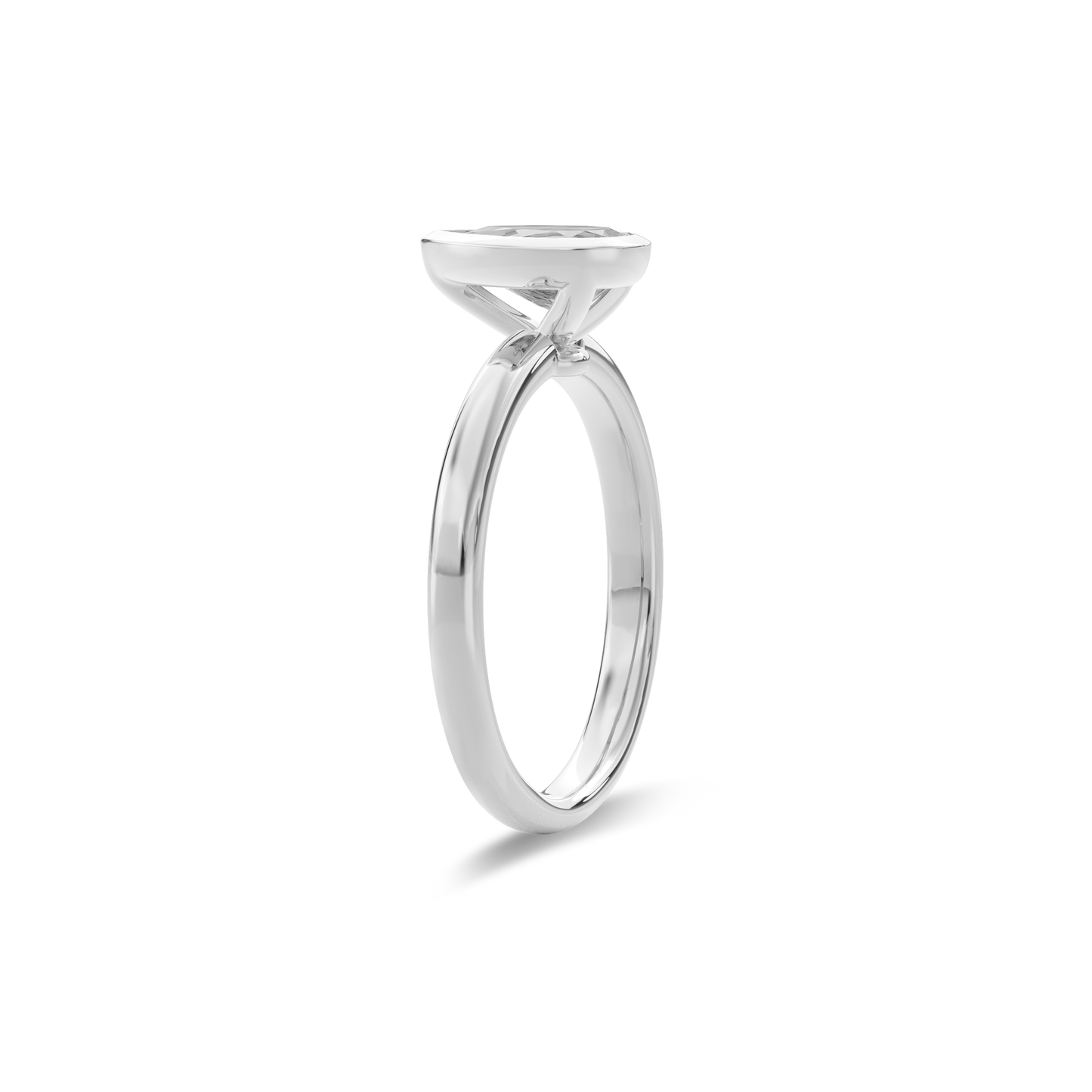 Bezel Ring Pear•White Gold