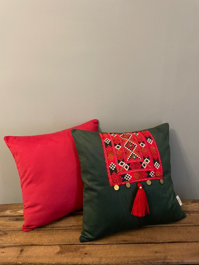 Hand-Crafted Heritage Cushion – Design 1001