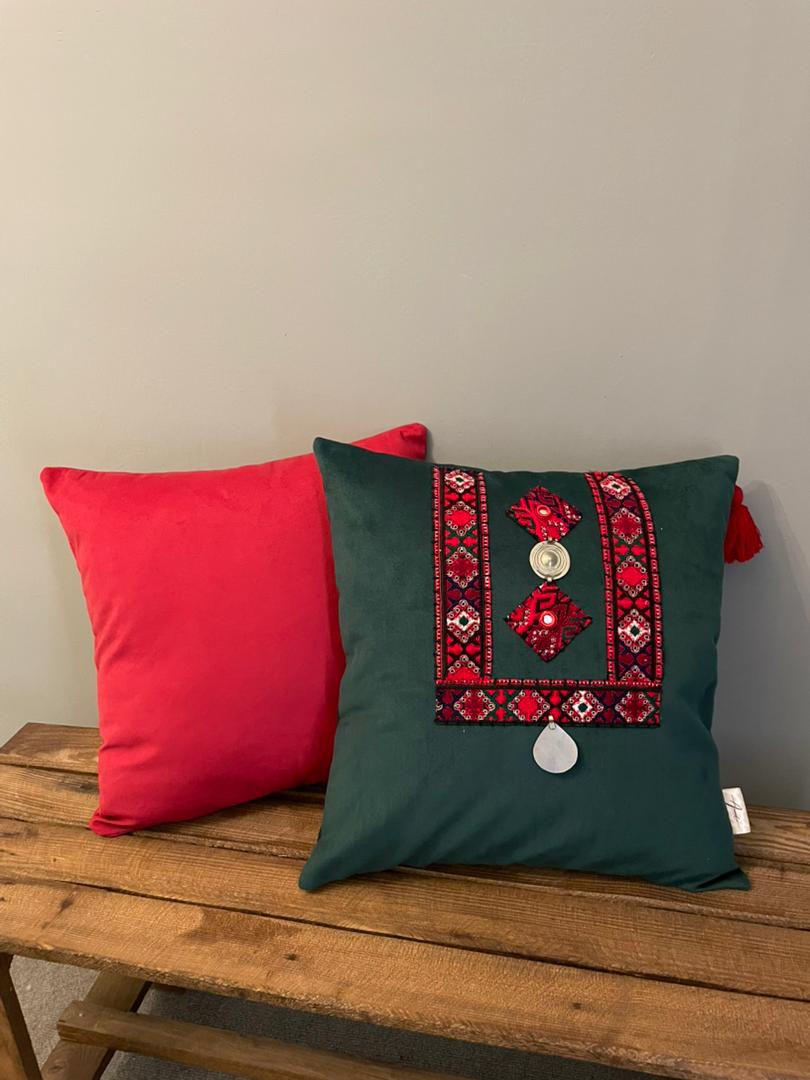 Hand-Crafted Heritage Cushion – Design 1005