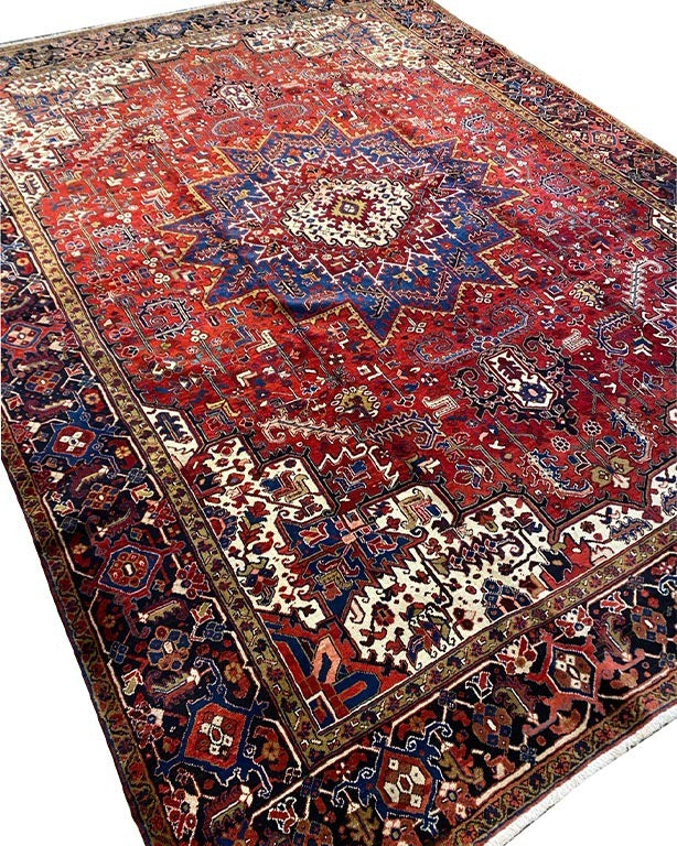 Heriz Rug 13.5HZ257001 – Authentic 40-Year-Old Hand-Knotted Persian Carpet