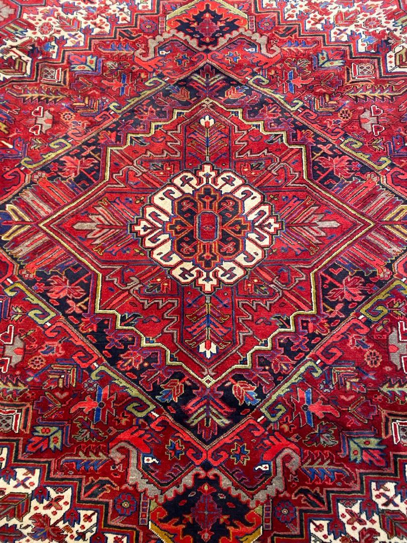 Bakhshayesh Rug – Hand-Knotted Persian Carpet with Timeless Charm